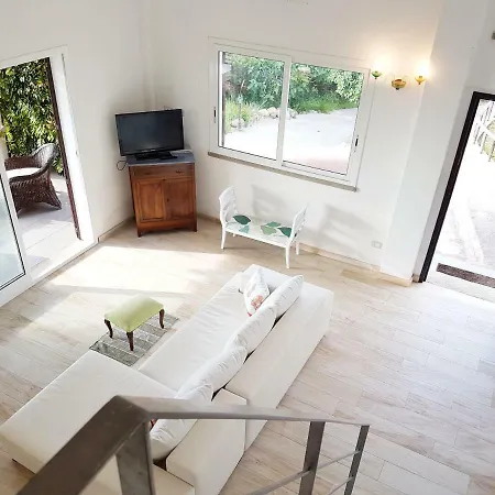 Vila Paralia House *